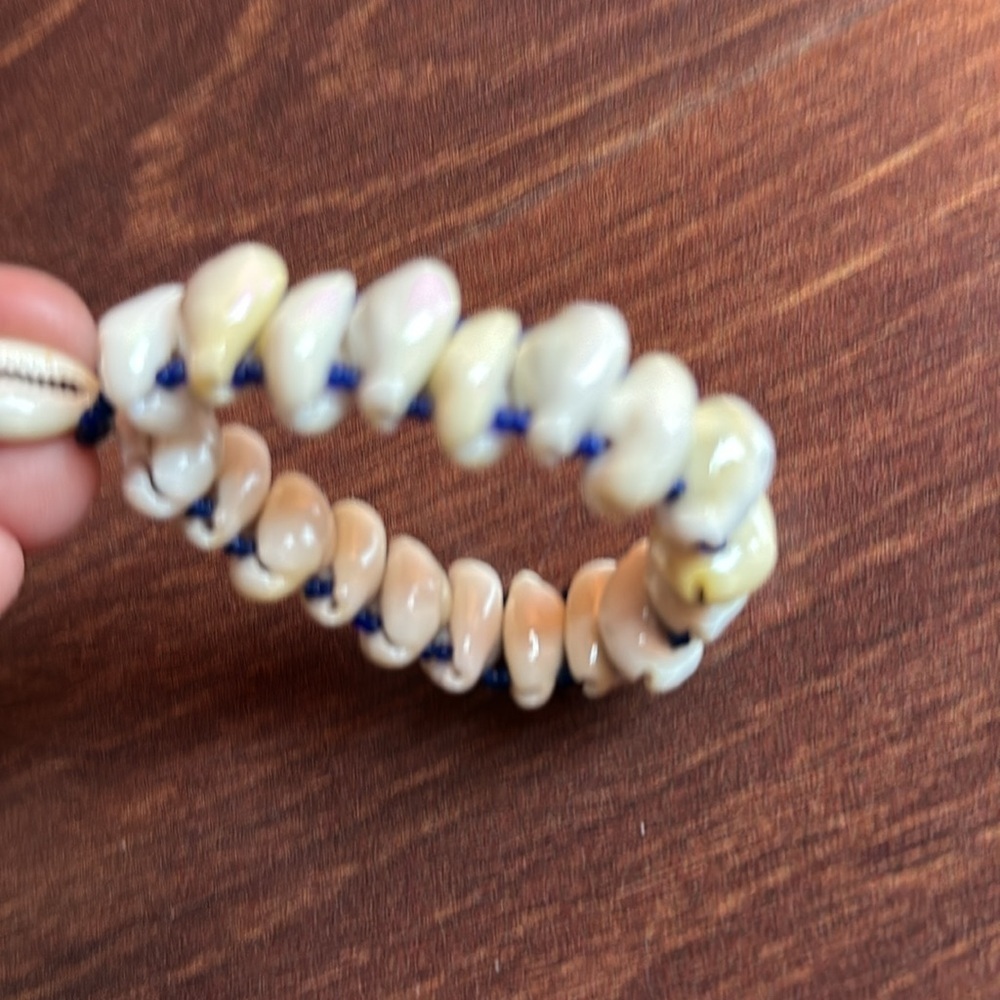 Beaded Shell Bracelet Os - image 3